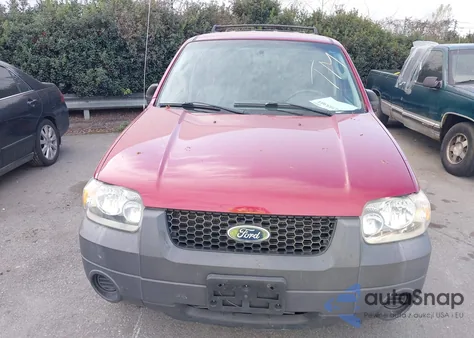 2006 Ford Escape Xls z USA, uszkodzony, nr VIN 1FMCU02Z76KC05143